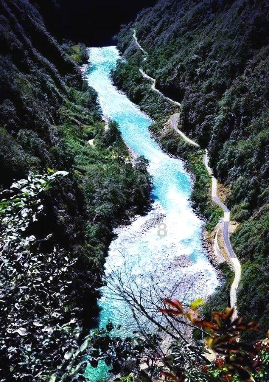 赏太行岩彩 品泉城神韵 | “我看泉城 百善骈臻”征文采风活动走进语荷田园观赏太行岩彩画新春邀请展