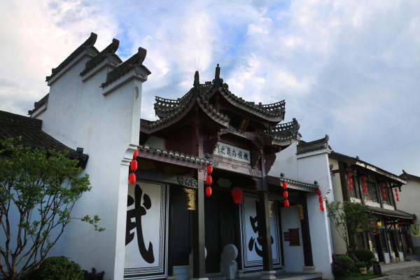 一场不应该发生的人祸,三万中国人死亡,损失十亿,整座城市尽毁